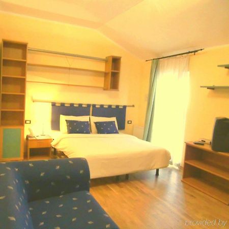 Central Hotel Tiepolo Prag Rum bild
